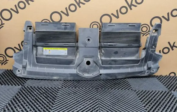 Audi Q7 4M Intercooler air guide/duct channel 4M0807081