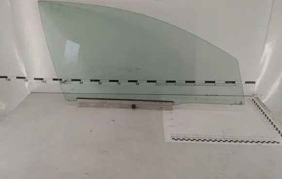 Opel Vectra C Front door window glass four-door 43R001025 DOT27M24100AS2