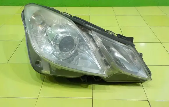 Mercedes-Benz E C207 W207 Headlight/headlamp A2078203261 XP277