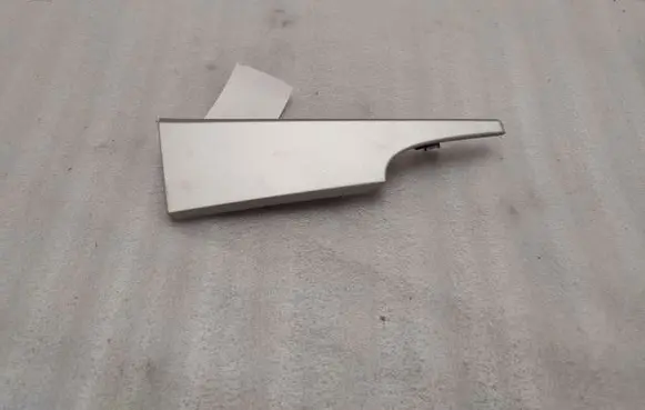 Ford Mustang VI Dashboard glove box trim FR3B63044B79