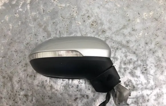 Volkswagen PASSAT B8 Front door electric wing mirror 