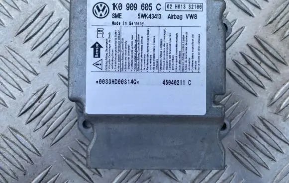 Volkswagen Golf V Engine control unit/module 1K0909605C 45040211C 5WK43413