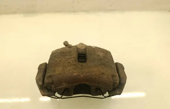 Volkswagen PASSAT CC Front brake caliper 