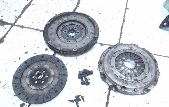 Skoda Octavia Mk2 (1Z) Clutch set kit 702418 702620 C0704175