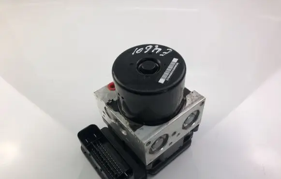Volvo V70 ABS Pump 31423347