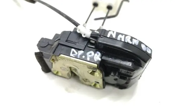 Nissan Murano Z50 Front door lock
