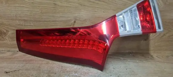 Volvo V70 Tailgate rear/tail lights