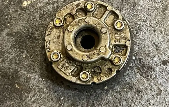 BMW 3 E92 E93 Camshaft pulley/ VANOS 7540347