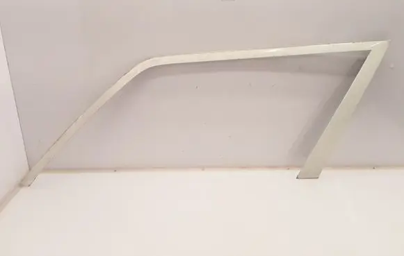 Mercedes-Benz E W124 Front door window/glass frame 