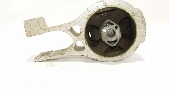 Peugeot 508 Engine mount bracket