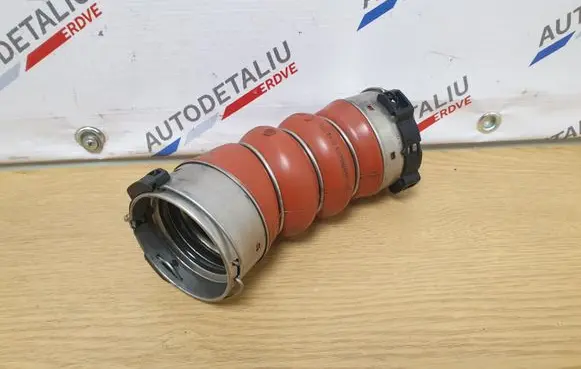 BMW 5 F10 F11 Intercooler hose/pipe 7805401