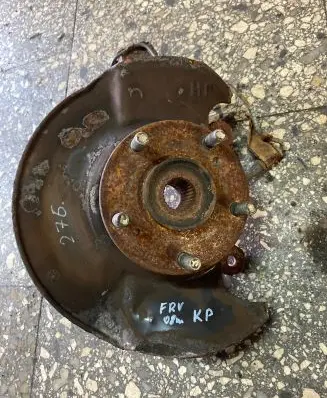 Honda FR-V Front wheel hub