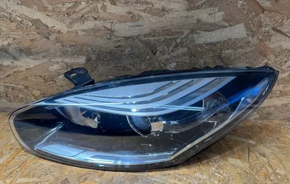 Renault Megane III Headlight/headlamp 260605817R