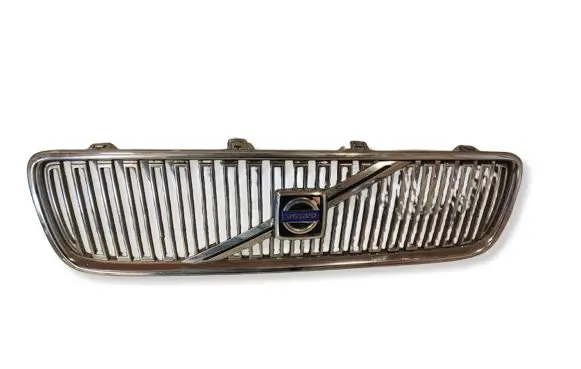 Volvo V70 Front bumper upper radiator grill 08693346