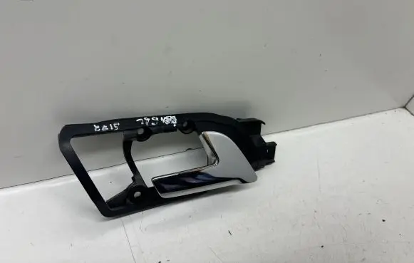 Volkswagen Polo IV 9N3 Rear door interior handle trim 6Q0839174