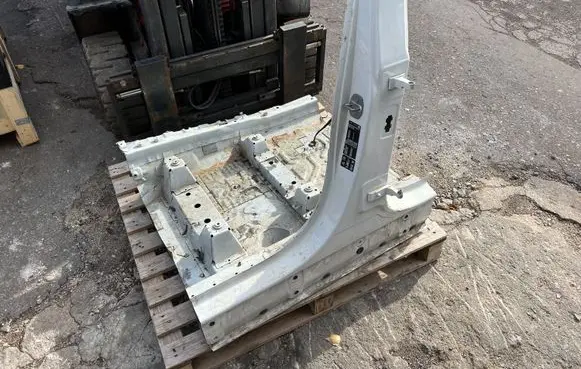 BMW X5 G05 Pillar (middle) 