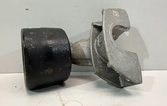 BMW 5 G30 G31 G38 Sway bar bush bracket, rear 6861488