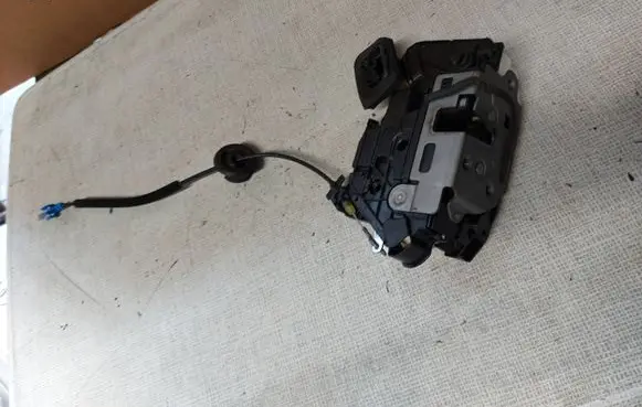 Seat Leon (5F) Rear door lock 5K4839016AF