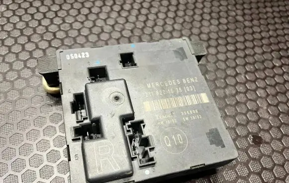 Mercedes-Benz E W211 Door control unit/module 2118201626 356806