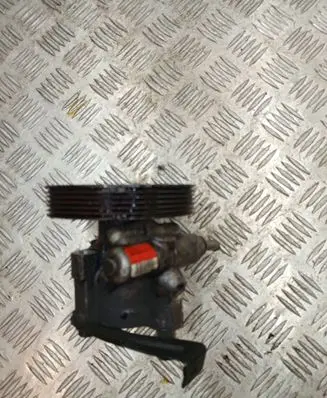 Renault Megane I Power steering pump 26083376