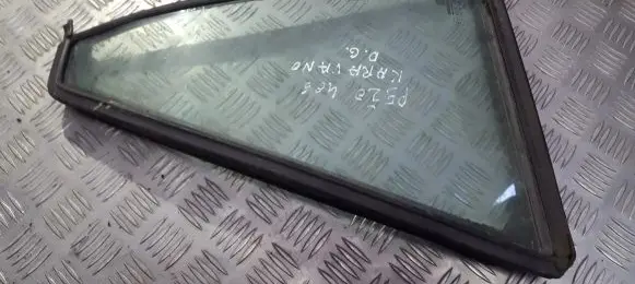 Peugeot 406 Rear vent window glass 