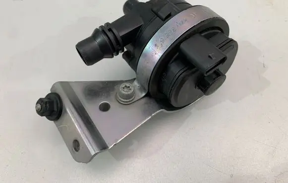 BMW 5 G30 G31 Electric auxiliary coolant/water pump 9147359