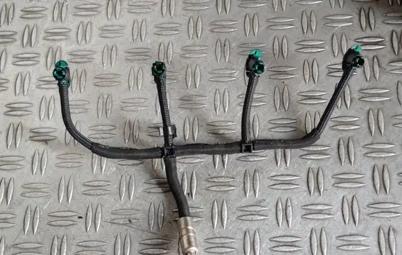 Jaguar XF X250 Fuel return line/hose 