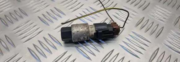 Ford Focus Air conditioning (A/C) pressure sensor 95BW19E561AA