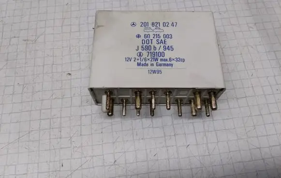 Mercedes-Benz E W124 Other relay 2018210247 60215003