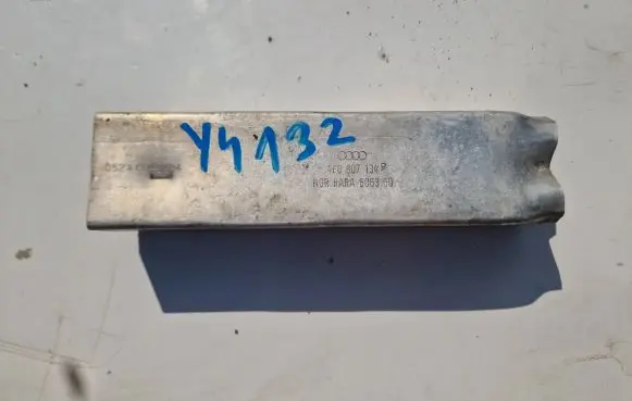 Audi A6 S6 C6 4F Front bumper mounting bracket 4F0807134