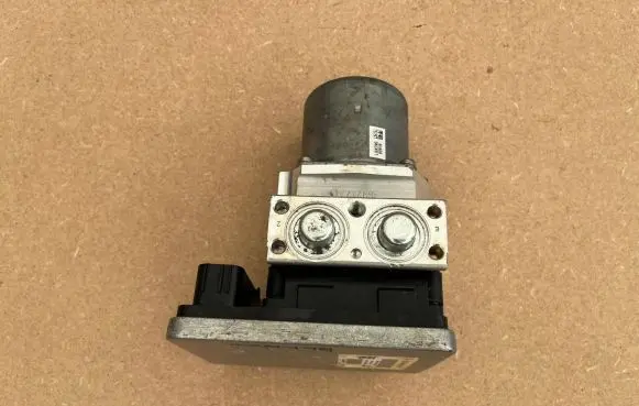 Mercedes-Benz C W205 ABS Pump A2059003249
