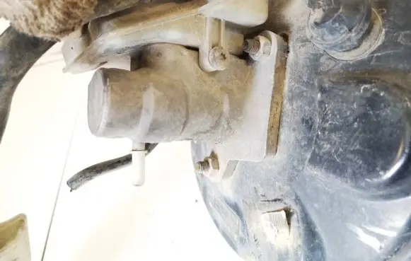 Master brake cylinder
