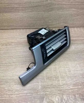 Mercedes-Benz E W212 Dashboard side air vent grill/cover trim A2126802371 A2128300254 RightSide