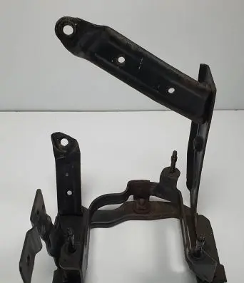 Volvo V50 Power steering pump mounting bracket 3M51-3K738-CA