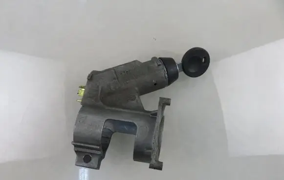 Volkswagen Golf II Ignition lock 293918