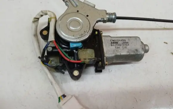 Mazda Premacy Front door window regulator motor CM0104400