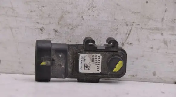 Mercedes-Benz GL X164 Fuel pressure sensor 12223069