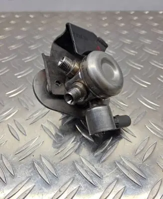 BMW X3 F25 Fuel injection high pressure pump 7640055 0239756 3002399756