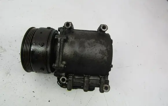 Mitsubishi Carisma Air conditioning (A/C) compressor (pump) 