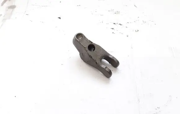 Hyundai Trajet Fuel Injector clamp holder NOCODE