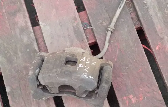 Mitsubishi ASX Front brake caliper 