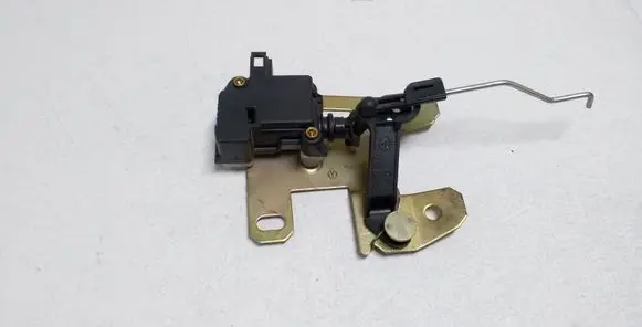 Volkswagen Touareg I Tailgate boot lock/latch motor 7L6827425