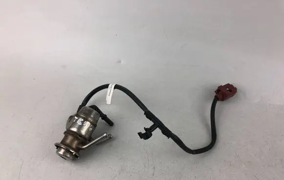 Volkswagen Tiguan AdBlue injector 04L131113P