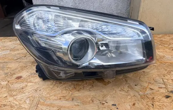 Nissan Qashqai Headlight/headlamp 26010BR61B