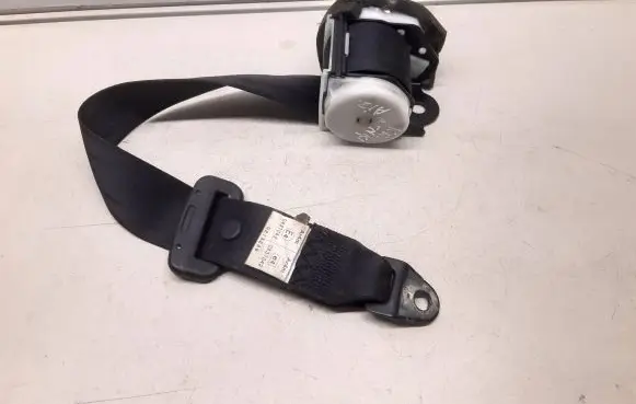 Mazda 6 Rear seatbelt T86245T