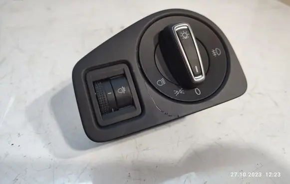 Volkswagen Golf VII Light switch 5G1858341D