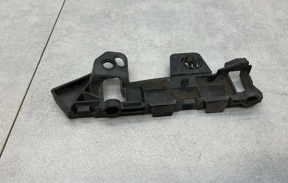 Opel Zafira C Front bumper mounting bracket 13356870