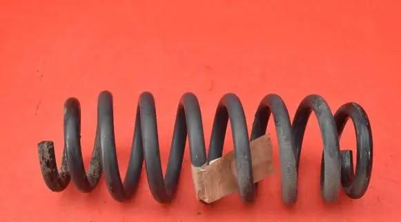Suzuki Grand Vitara II Rear coil spring