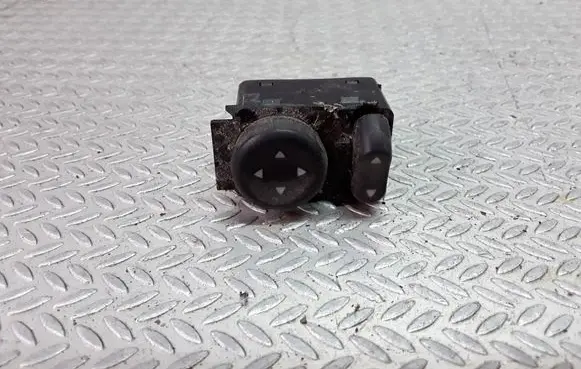 Alfa Romeo 156 Wing mirror switch