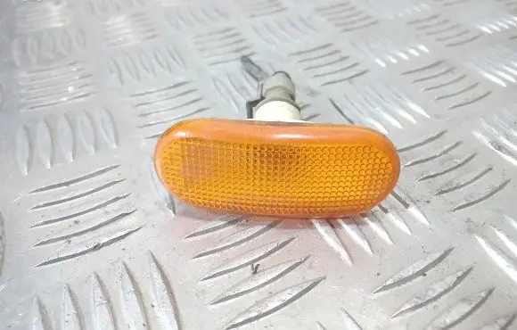 Skoda Felicia II Front fender indicator light